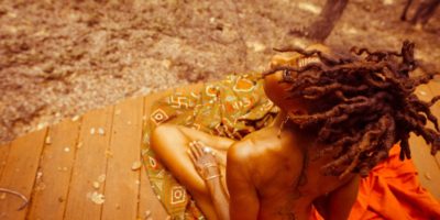 Beauté noire : le projet « decolonizingthebeauty » doit faire face à la grossophobie ! Beauté noire : le projet « decolonizingthebeauty » doit faire face à la grossophobie !