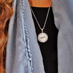 Tendance : un collier qui porte son nom pour Noël !