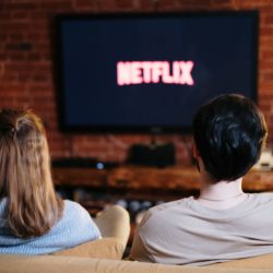 La marque grossophobe “Abercrombie et Fitch” mise en lumière dans un nouveau documentaire Netflix !