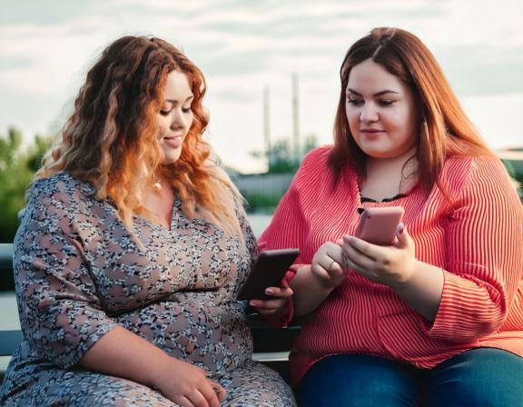 Comment les influenceuses rondes transforment-elles la mode grande taille ?