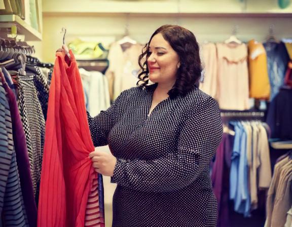 Astuces pour faire du shopping grande taille sans dépasser son budget.